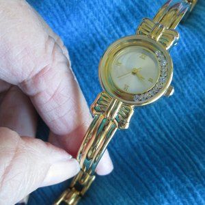 CRYSTAL FACE WATCH WITH BOWS/BRACELET/JAPAN MVT